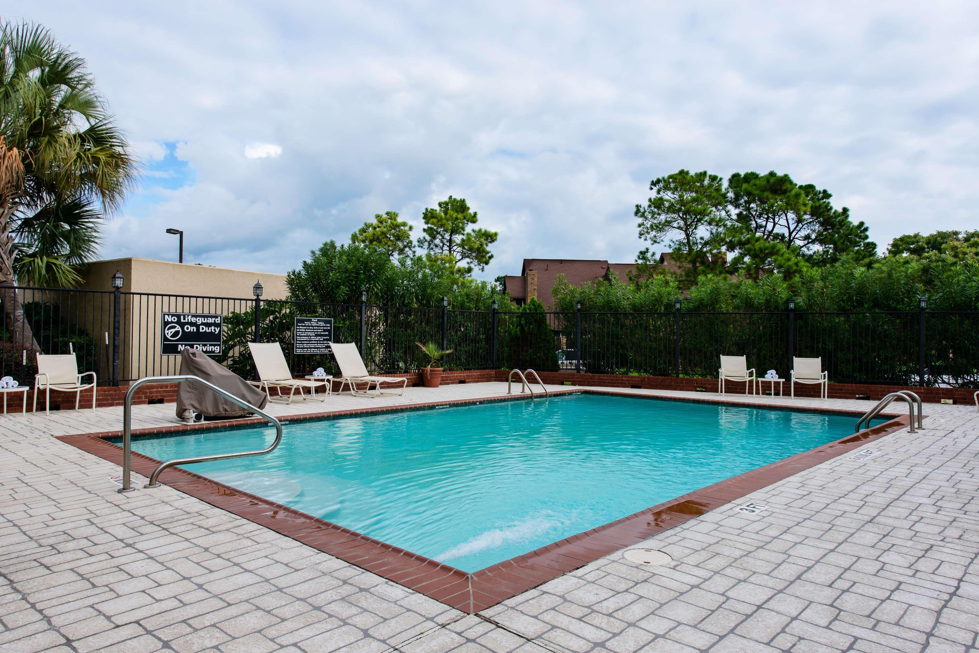 Hampton Inn & Suites Port Arthur Exterior photo