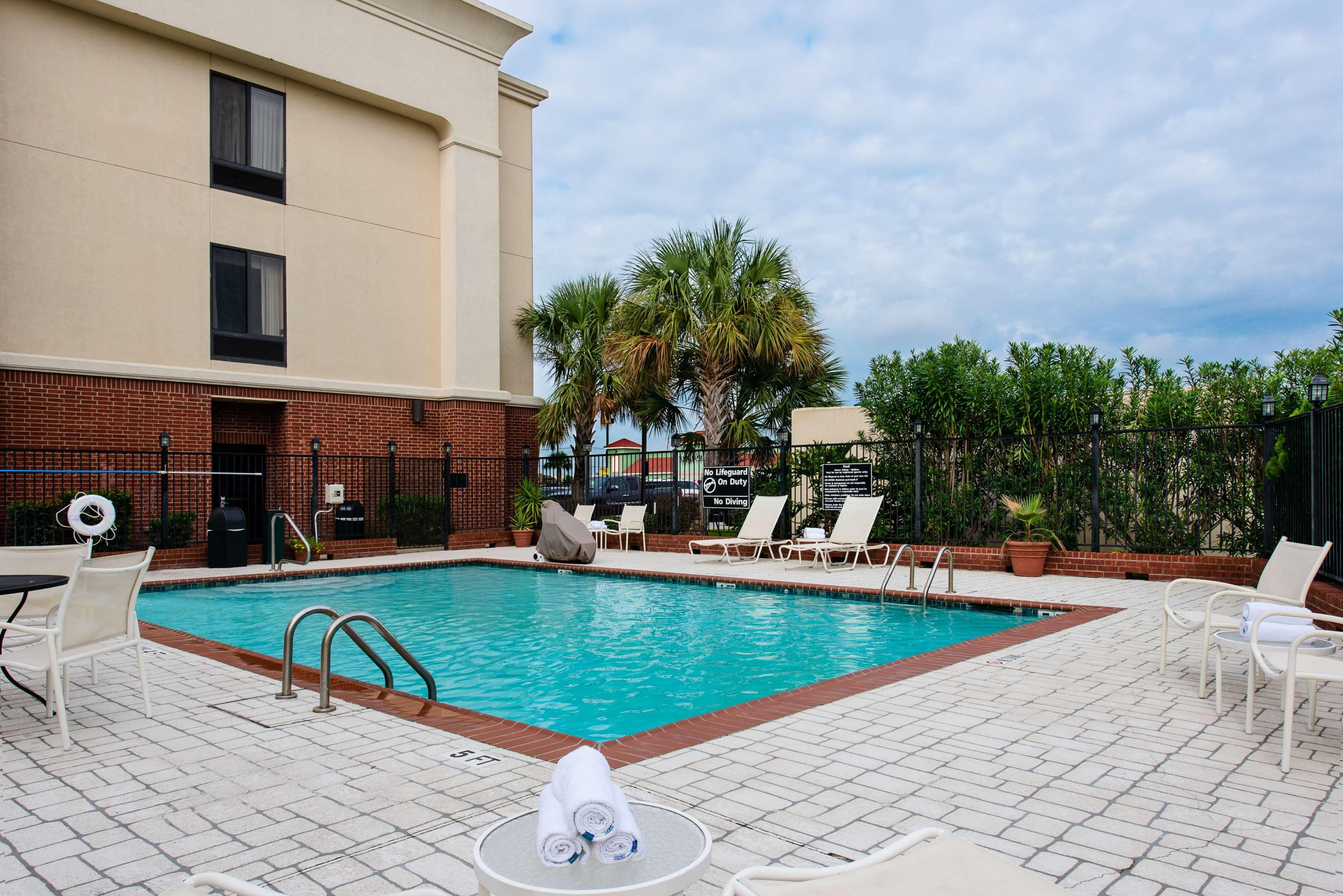 Hampton Inn & Suites Port Arthur Exterior photo