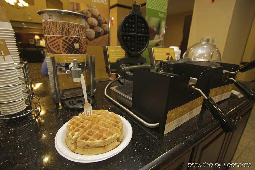 Hampton Inn & Suites Port Arthur Restaurant photo