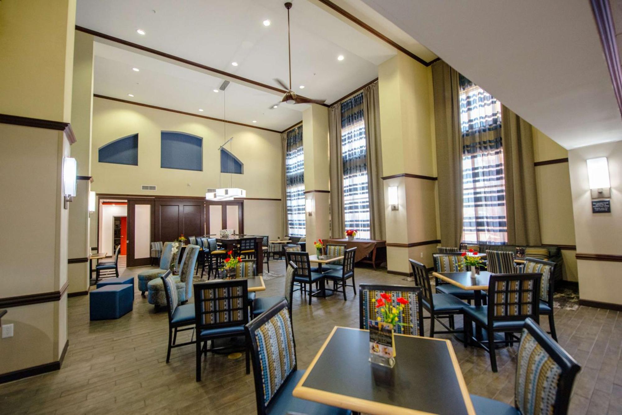 Hampton Inn & Suites Port Arthur Exterior photo
