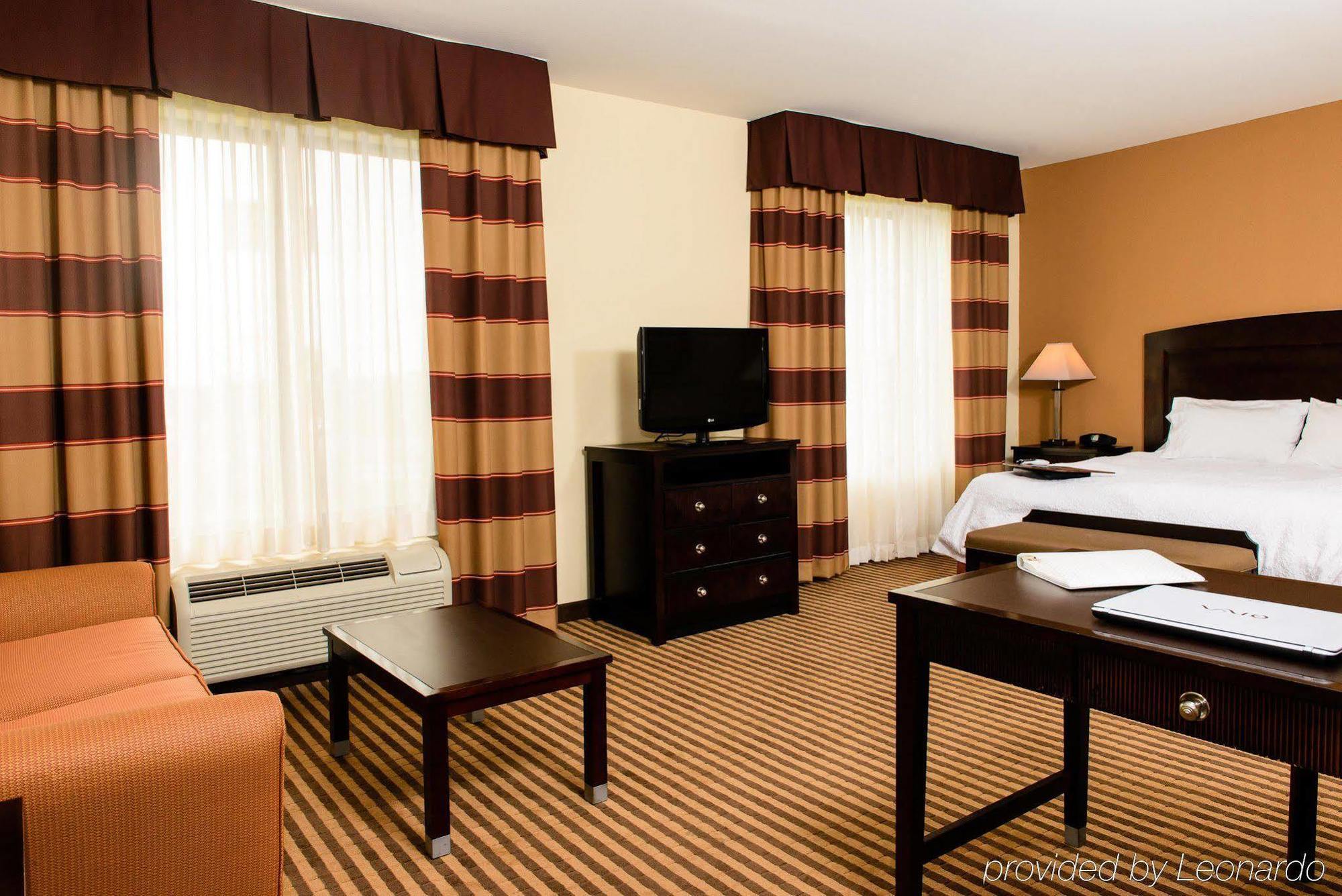 Hampton Inn & Suites Port Arthur Exterior photo