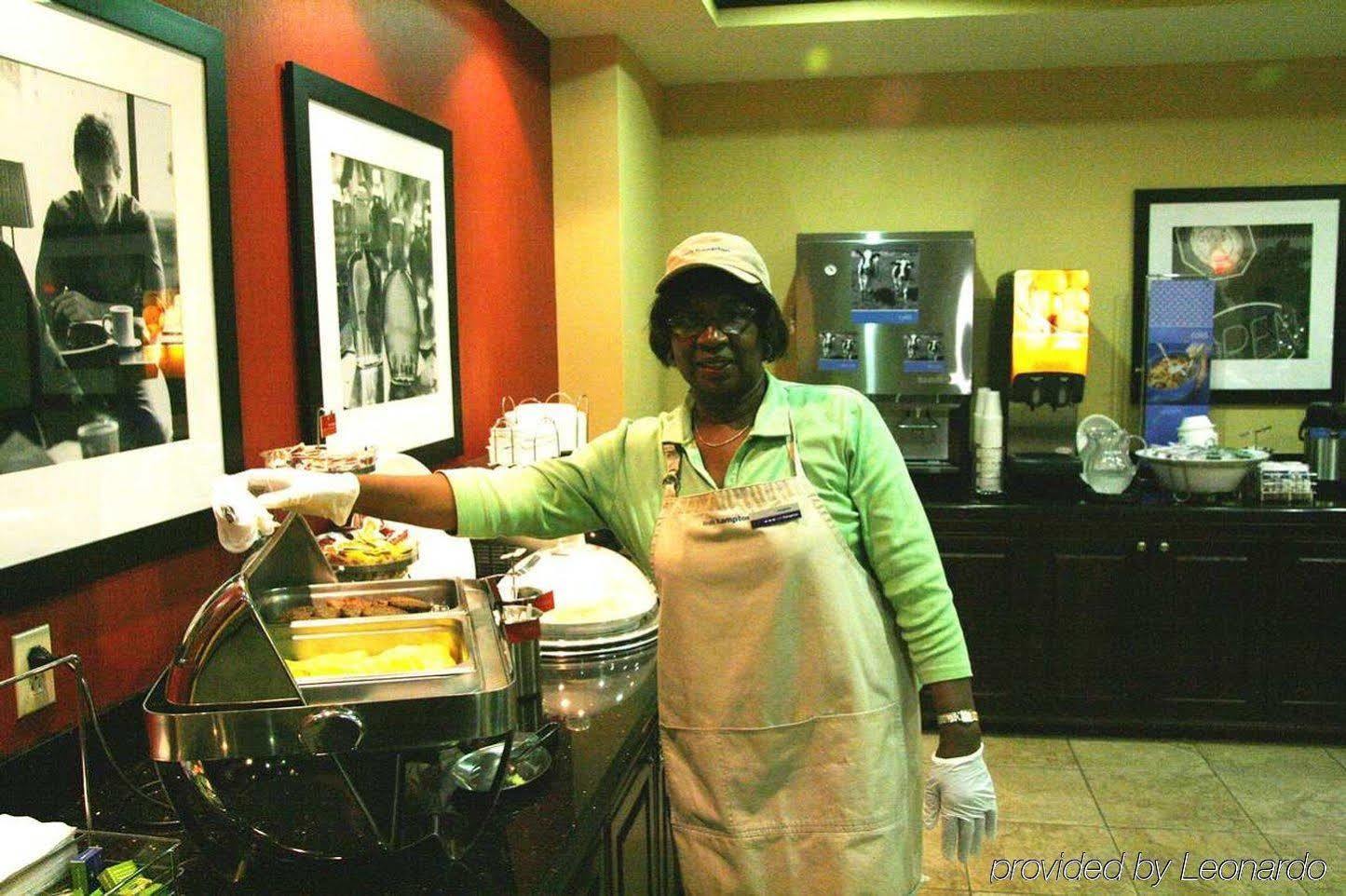 Hampton Inn & Suites Port Arthur Restaurant photo