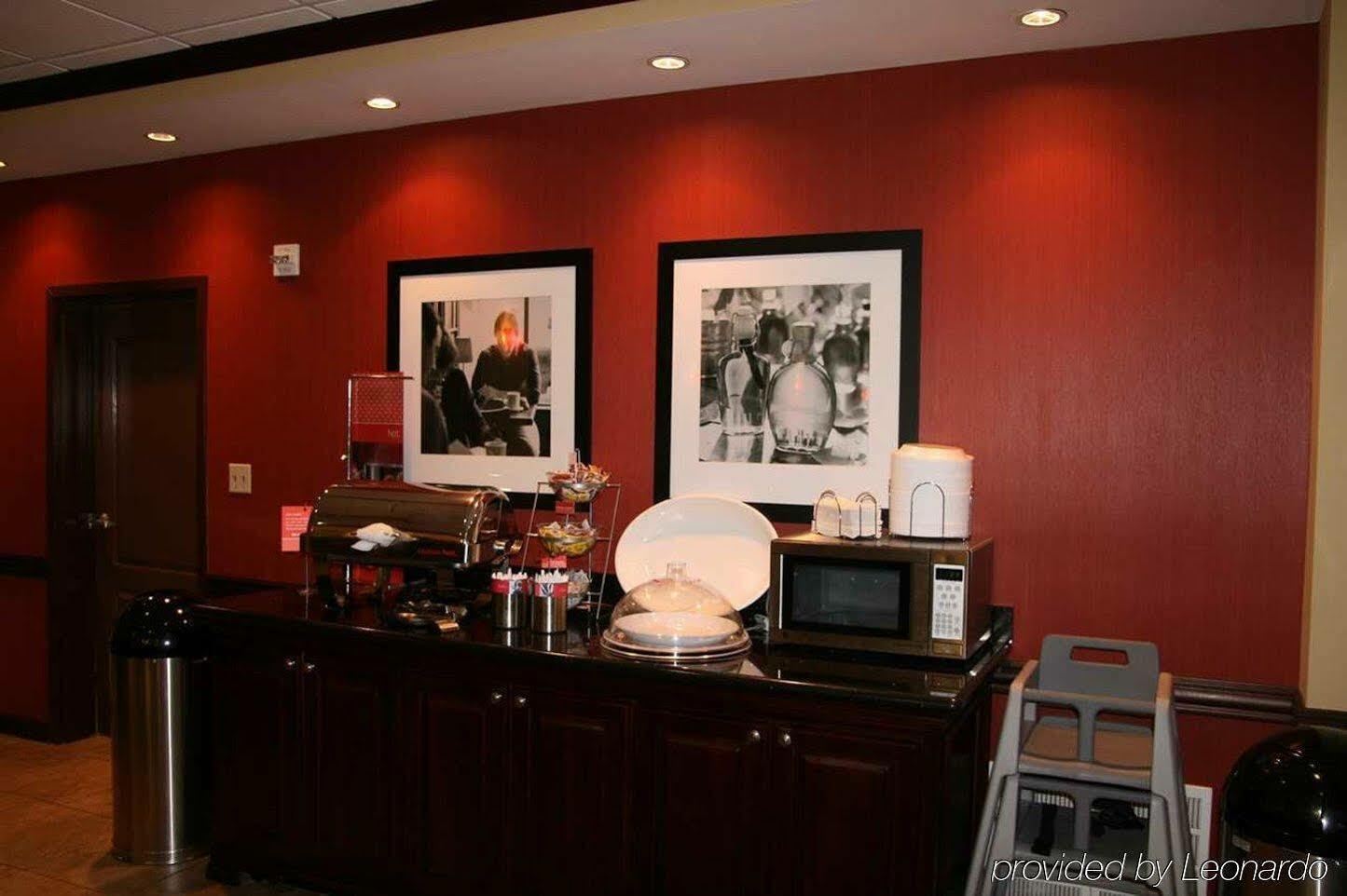 Hampton Inn & Suites Port Arthur Restaurant photo